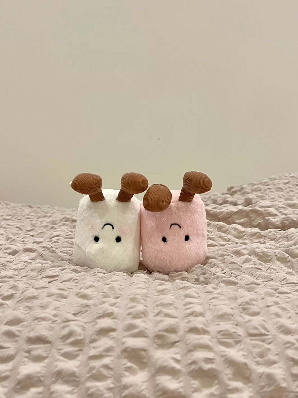 Marshmallow plush keychain - 10 cm