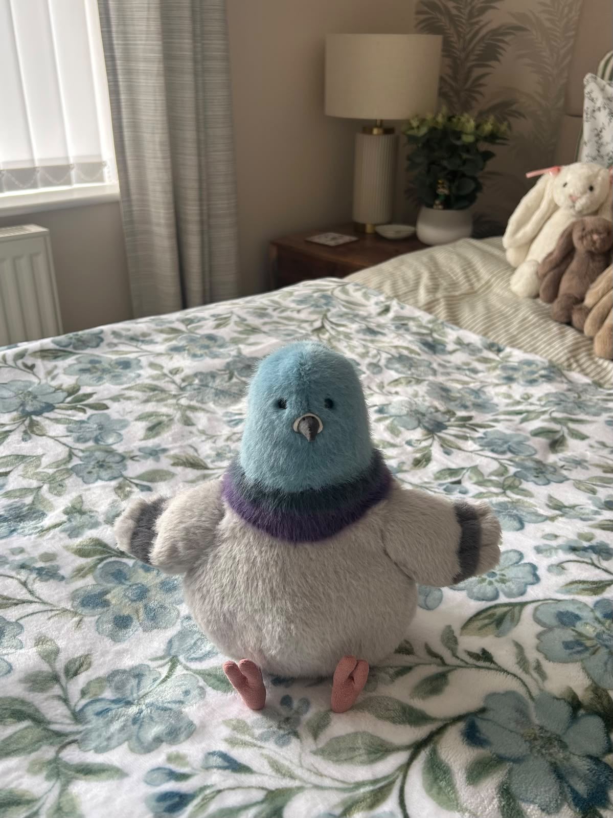 Cute Pigeon Plush Toy – Soft Chubby City Bird Stuffed Animal & Desk Decor