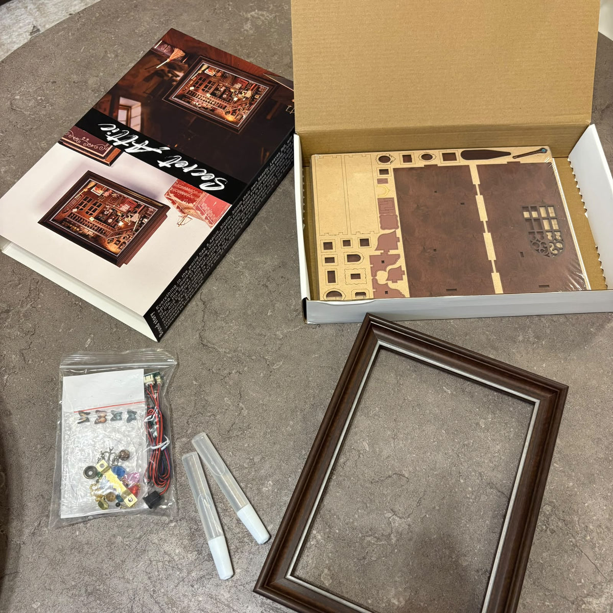 DIY Harry Potter Secret Attic Miniature Kit – 3D Light-Up Wall Frame Nook Craft