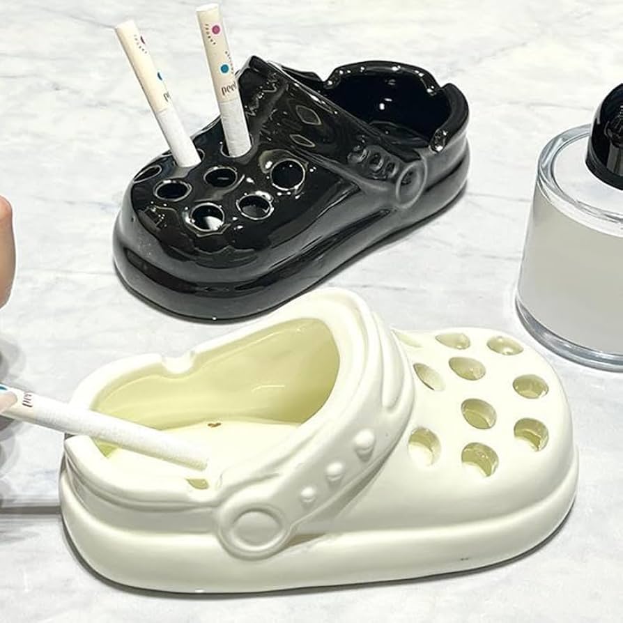 Shoe cigarettes holder - Ashtray