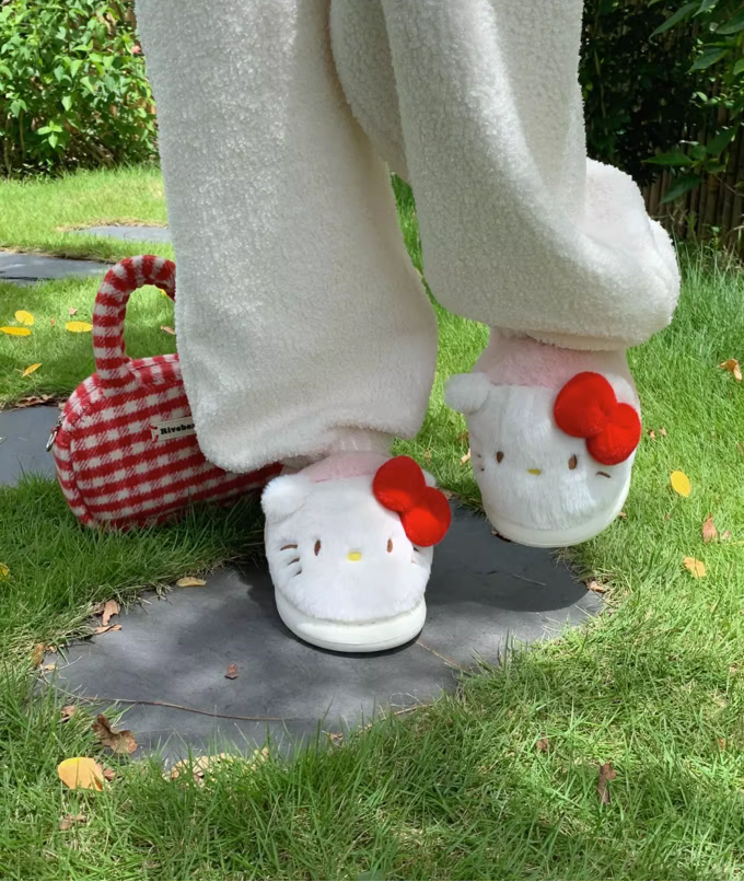 Hello kitty winter slippers