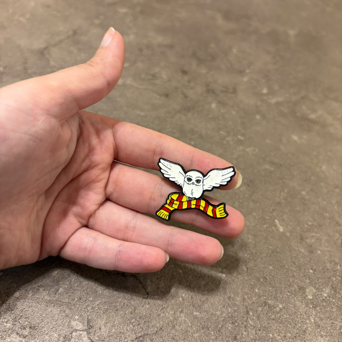 Harry Potter Hedwig Owl Enamel Pin – White Snowy Owl & Gryffindor Scarf Lapel Badge