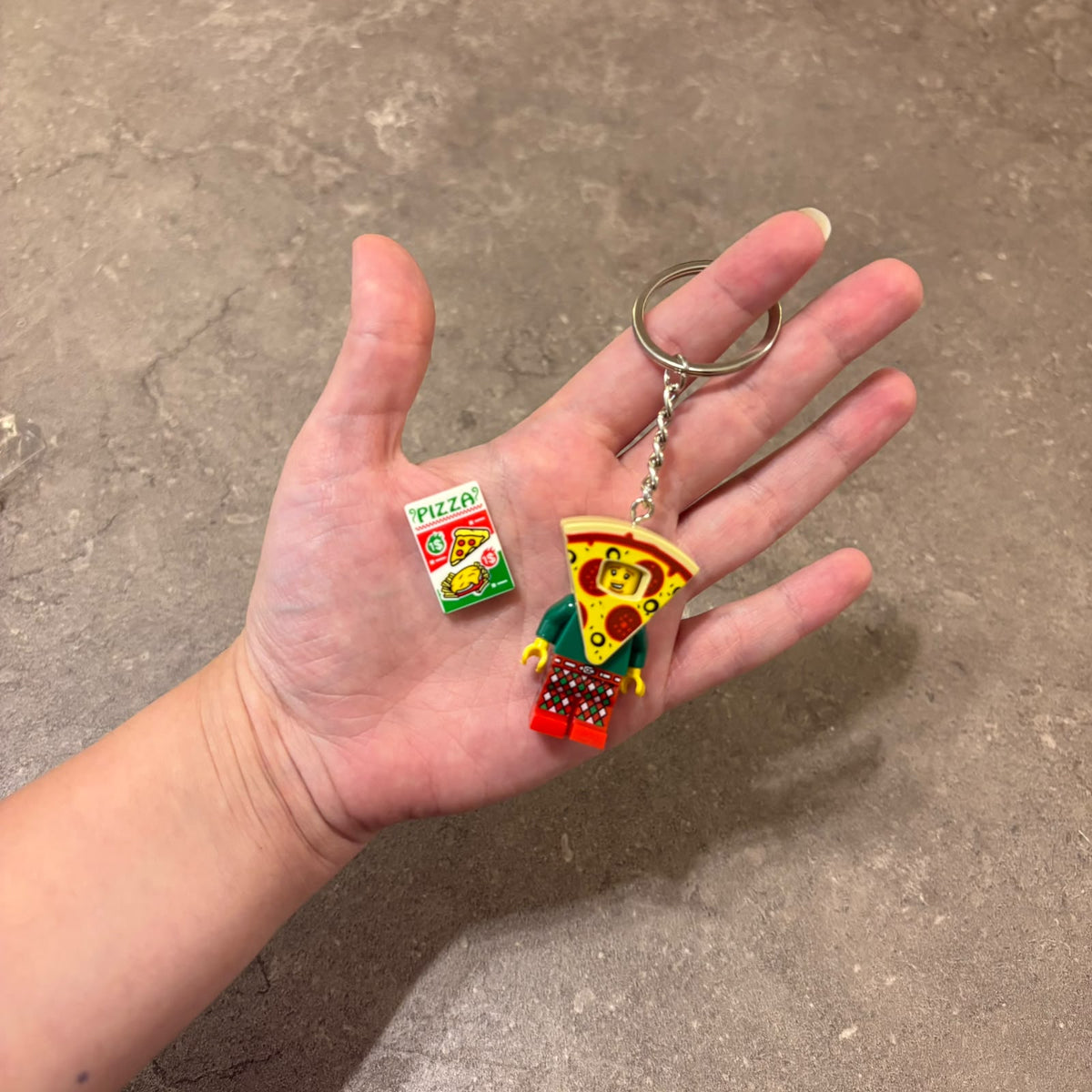 Pizza Suit Mini Figure Keychain – Novelty Pizza Costume Guy Keyring & Mini Pizza Box Set