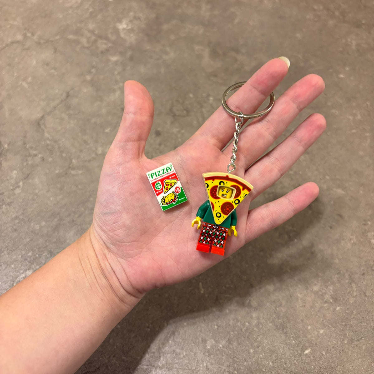 Pizza Suit Mini Figure Keychain – Novelty Pizza Costume Guy Keyring & Mini Pizza Box Set
