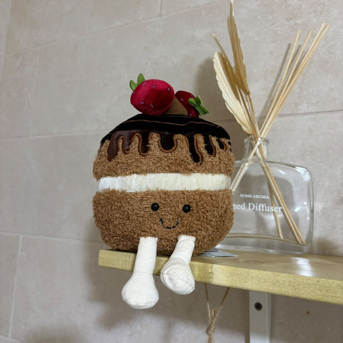 Cute Chocolate Strawberry Cake Plush Toy – Fluffy Amuseable Food Plushie & Desk Decor - 25 cm - Pinky Promise