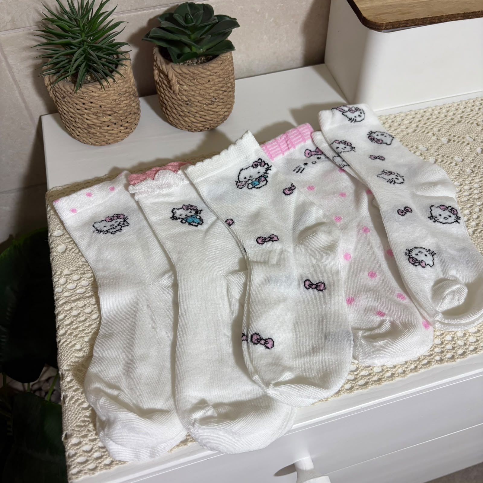 Cute Hello Kitty Socks Set (32-40 shoe size) - Photo 7 | Pinky Promise