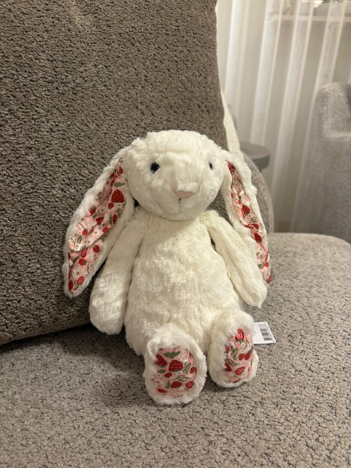 Floral and strawberry Bunny plush - white - 30 cm - Photo 7 | Pinky Promise