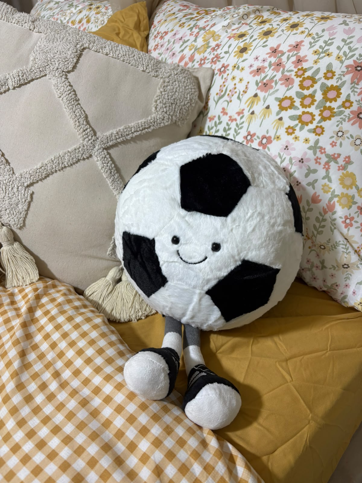 Kawaii Sports Ball Plushies – Basketball & Football - 30 cm - Photo 13 | Pinky Promise