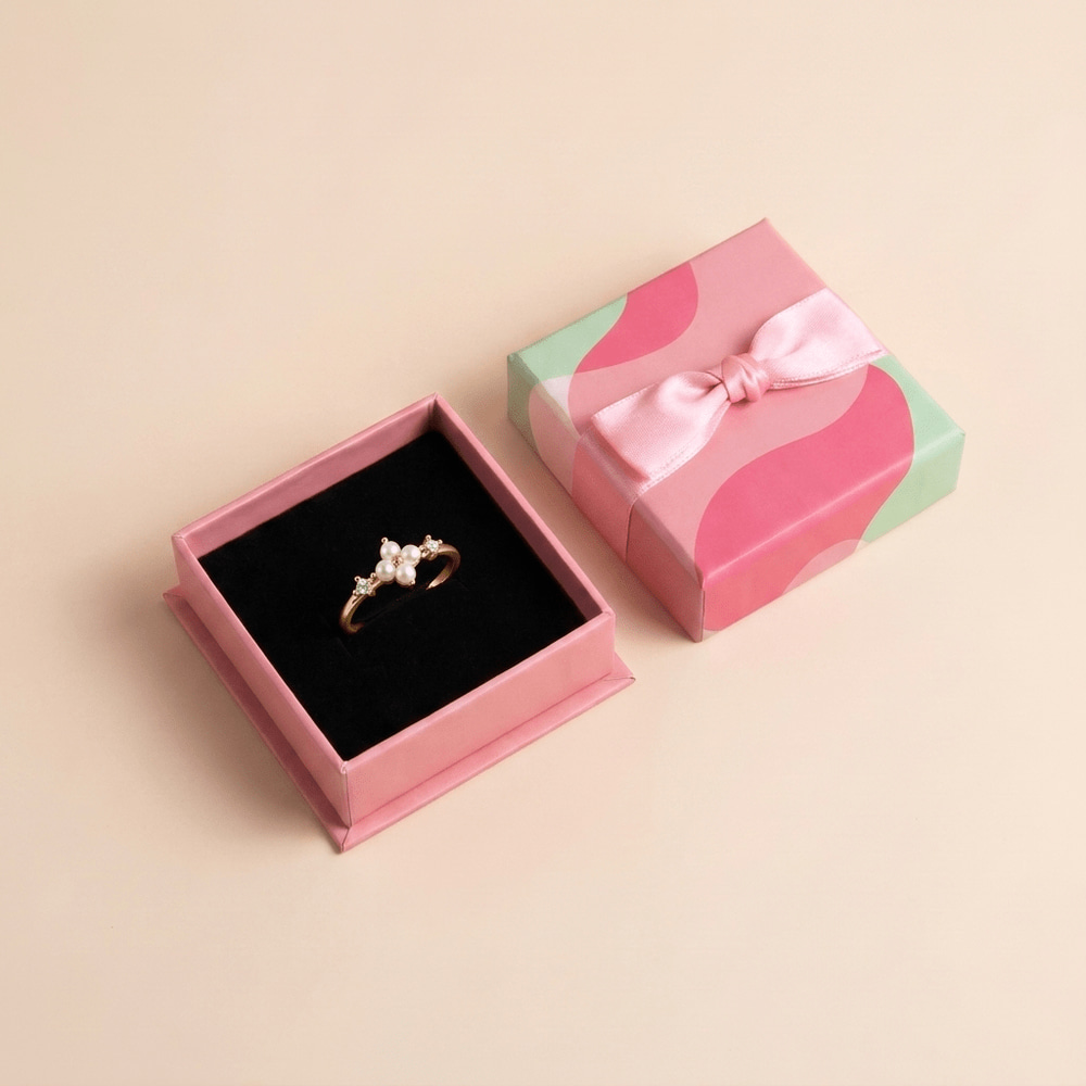 Pearl Flower Cluster Ring - Gold Plated 925 Sterling Silver - Close Up | Pinky Promise