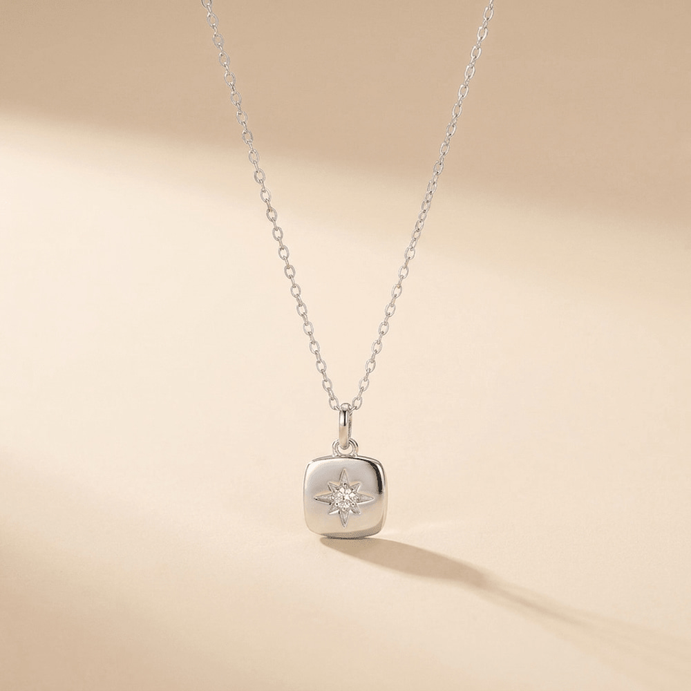Starburst Compass Pendant Necklace - Gold Plated 925 Sterling Silver - Photo 4 | Pinky Promise