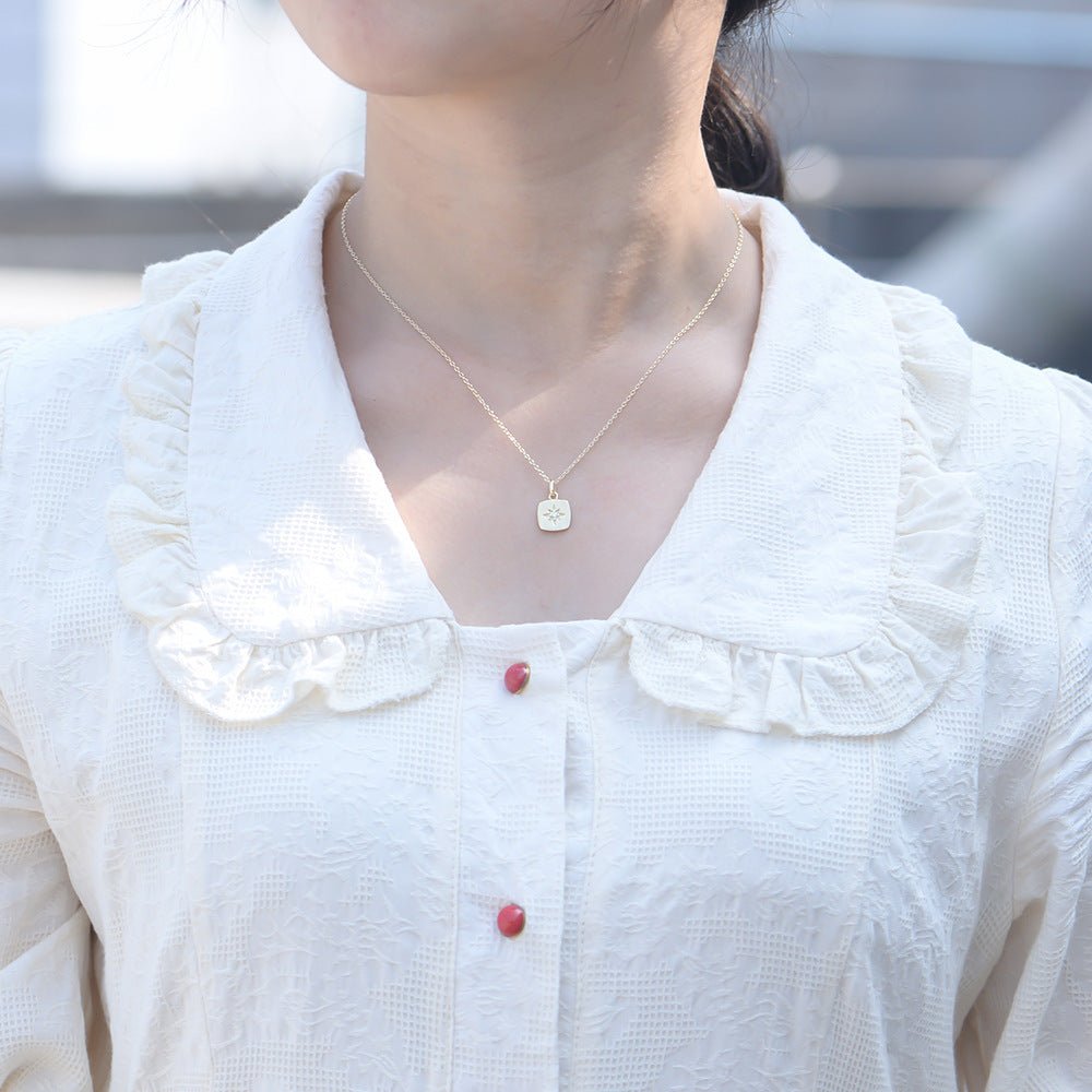 Starburst Compass Pendant Necklace - Gold Plated 925 Sterling Silver - Photo 12 | Pinky Promise