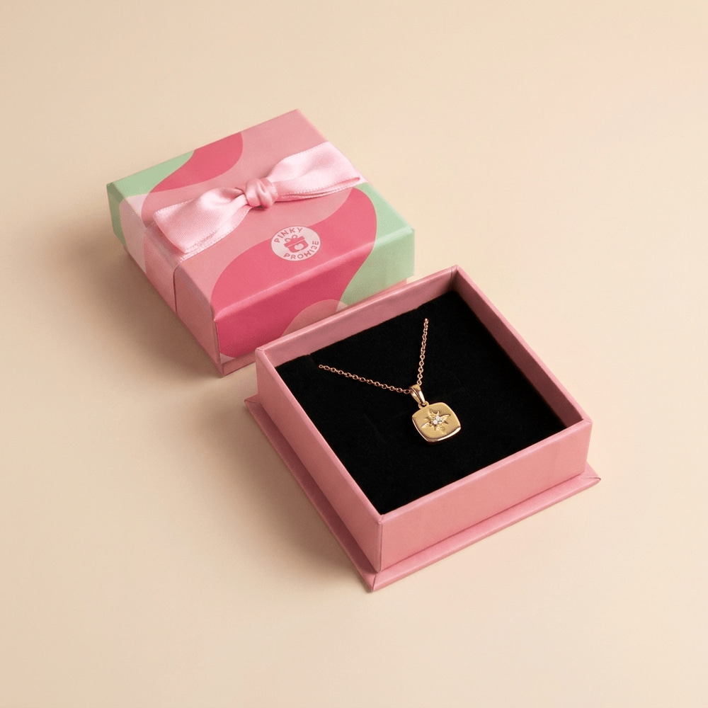 Starburst Compass Pendant Necklace - Gold Plated 925 Sterling Silver - Photo 6 | Pinky Promise