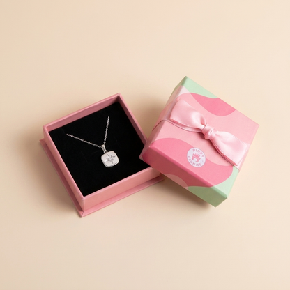 Starburst Compass Pendant Necklace - Gold Plated 925 Sterling Silver - Photo 5 | Pinky Promise