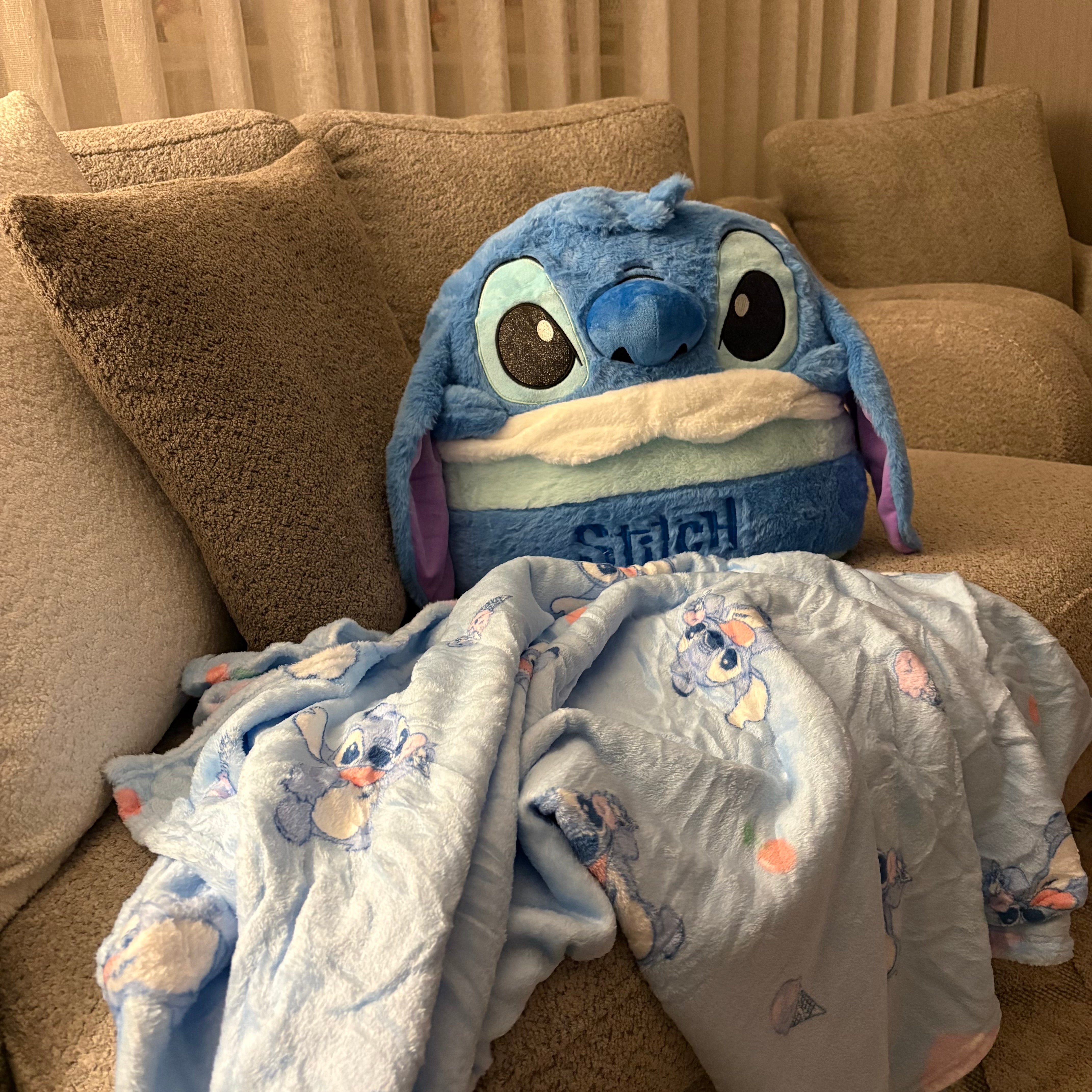 Stitch 2 in 1 pillow and blanket - Photo 7 | Pinky Promise