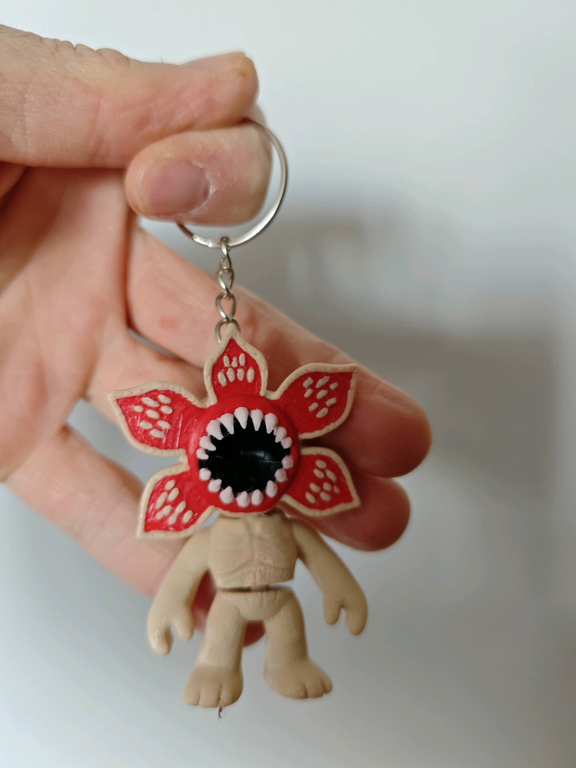 stranger things Demogorgon keychain - Close Up | Pinky Promise