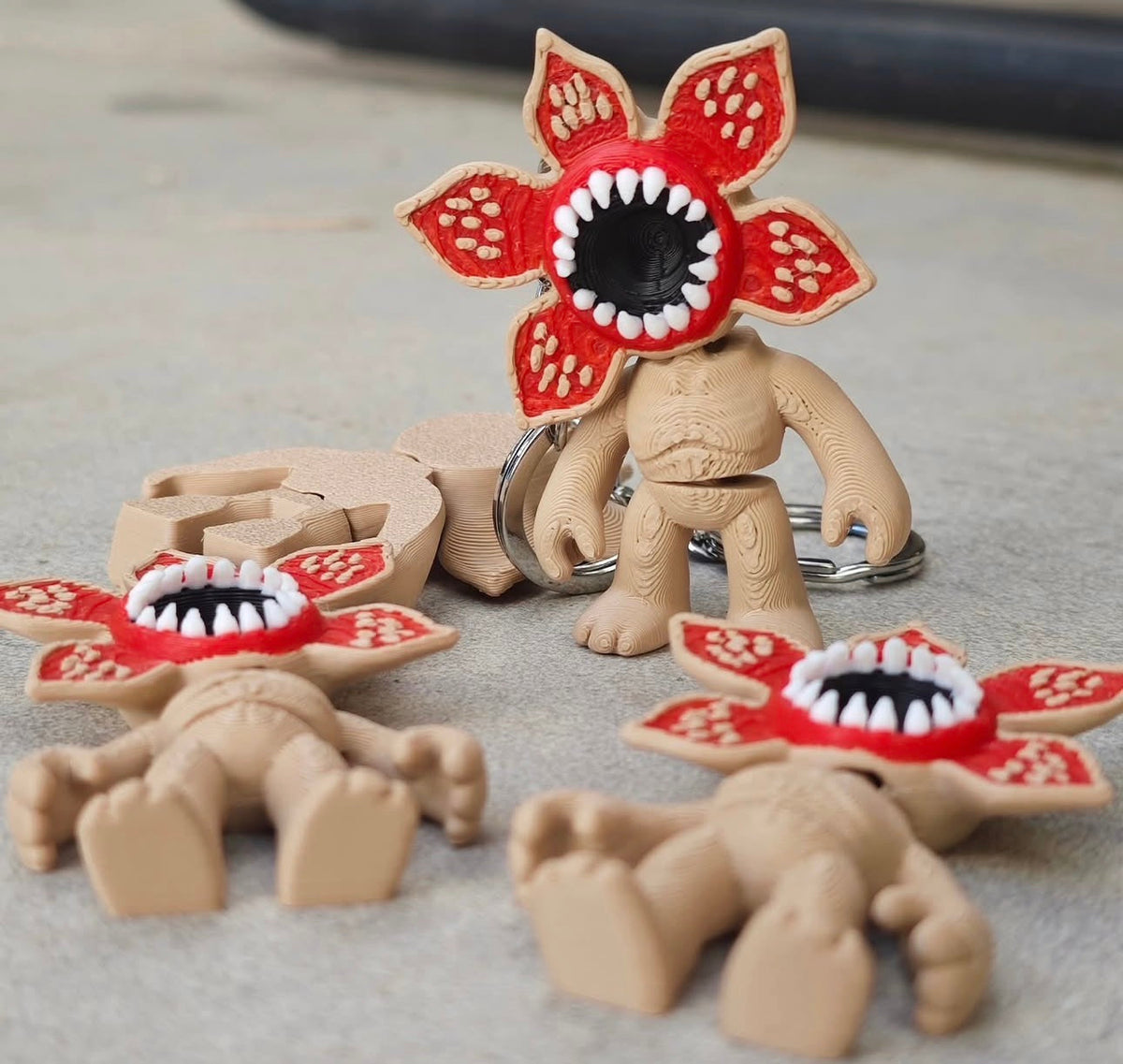 stranger things Demogorgon keychain - Photo 6 | Pinky Promise